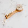 Brosse exfoliante visage en bois handmade