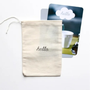 Pochette en coton format carte postale – Hello