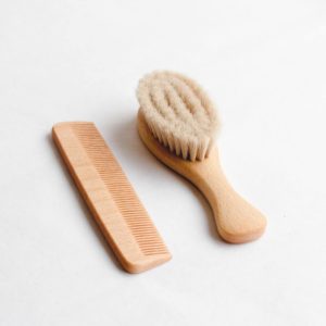 Ensemble brosse et peigne en bois – bébé