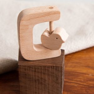 Hochet oiseau en bois handmade