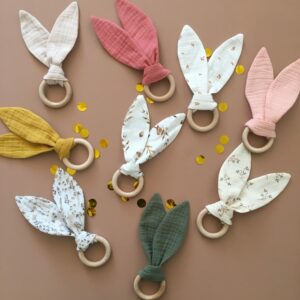 Hochet anneau en coton bio handmade – Zélie