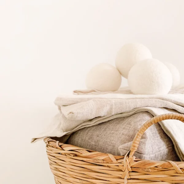 Balles de séchage en laine naturelle pour le soin du linge de bébé