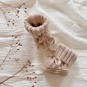 Chaussons nouveau-né handmade en tricot en coton bio l Naturel