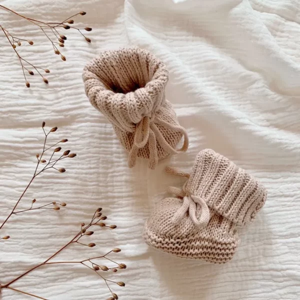 Chaussons nouveau-né handmade en tricot en coton bio l Naturel