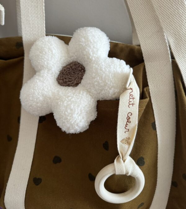 Attache sucette fleur sherpa handmade l Ecru beige l Petit coeur