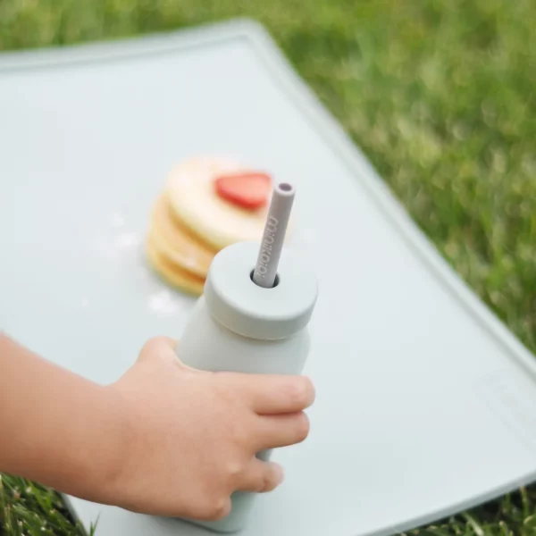 Bouteille d’apprentissage en silicone avec paille l Nude