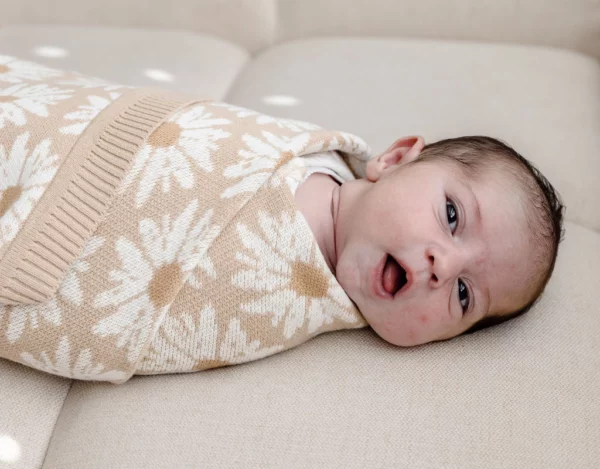 Couverture bébé en tricot l Daisy – Image 15