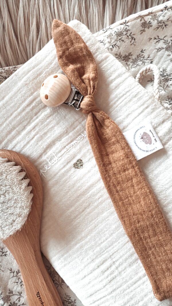 Attache tétine en gaze de coton handmade l Camel – Image 5