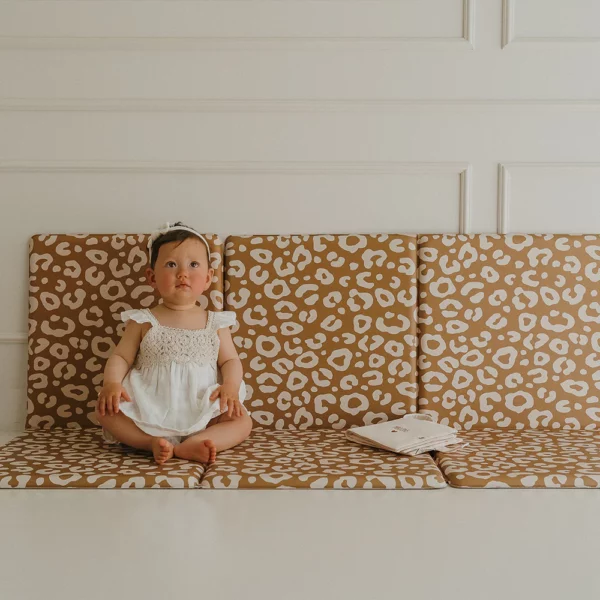 Tapis de jeu réversible pliable l TAPILOU X ATELIER WAGRAM l Léopard/Coeurs – Image 9
