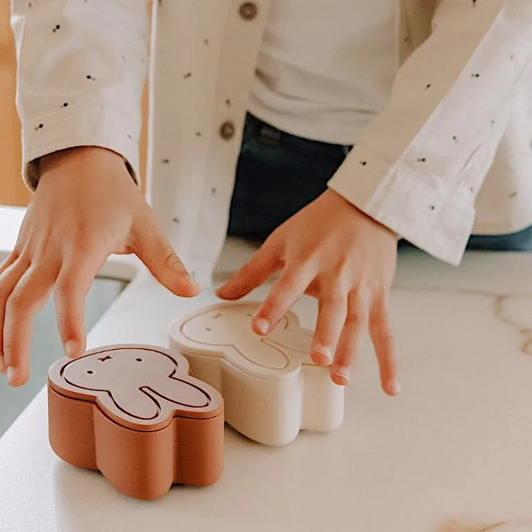 Boite de rangement en silicone l Miffy l Sable – Image 6