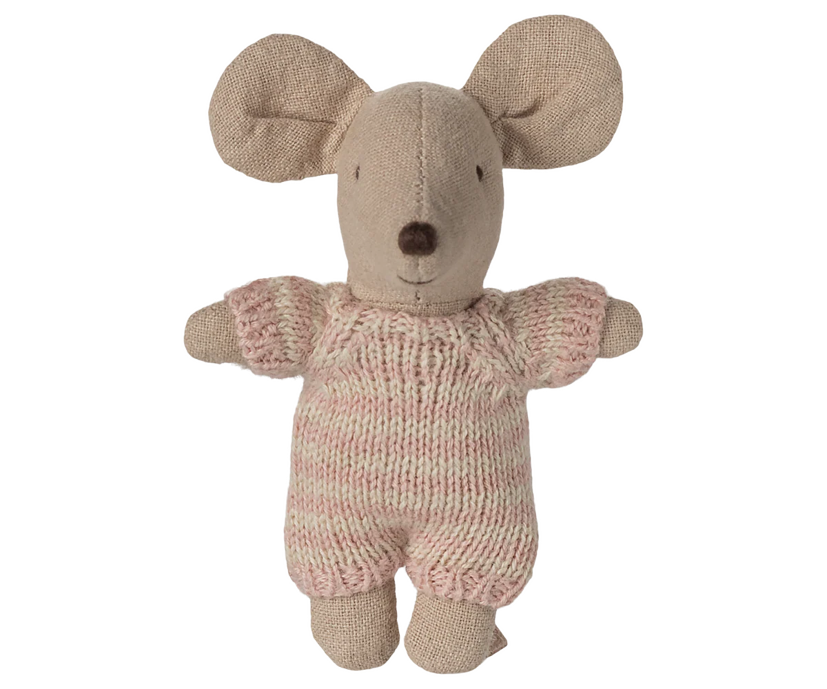 Bébé souris dans son couffin l Rose