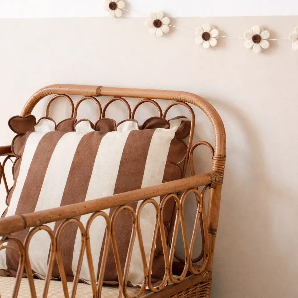 Guirlande handmade l Fleurs marrons en laine feutrée – Image 2