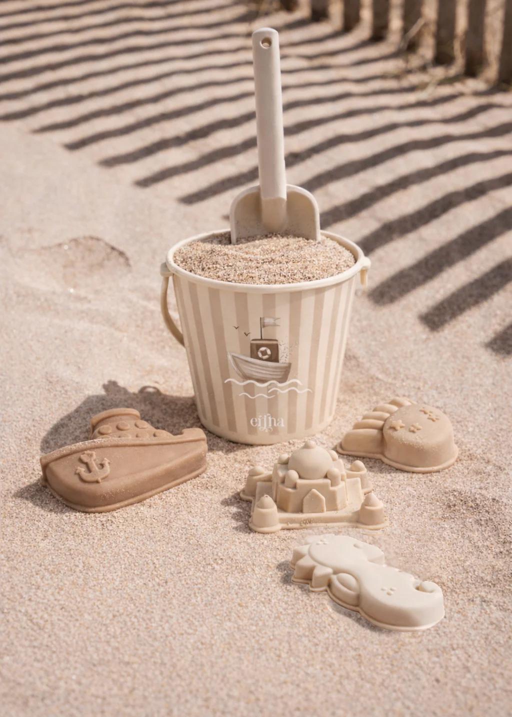 Ensemble seau de plage l Bateau