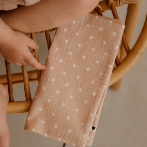 Protège-livret de famille gaze de coton handmade l Beige Petit Coeurs