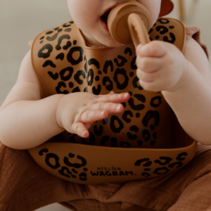Bavoir en silicone l Caramel Léopard