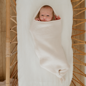 Cocon de naissance tricoté l Crème