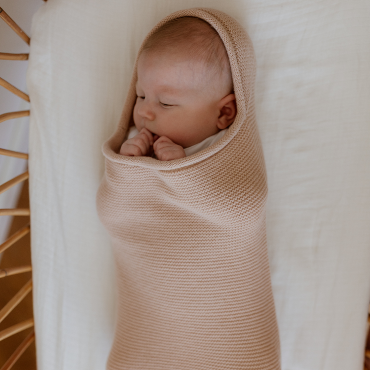 Cocon de naissance tricoté l Vieux rose – Image 4