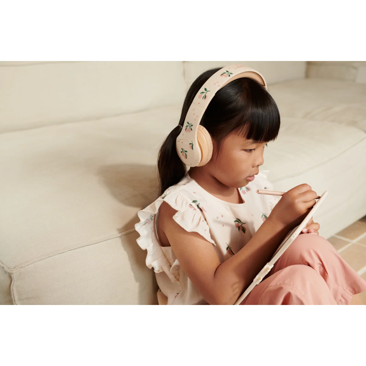Casque audio sans fil enfant l Quinn l Peach Sea Shell
